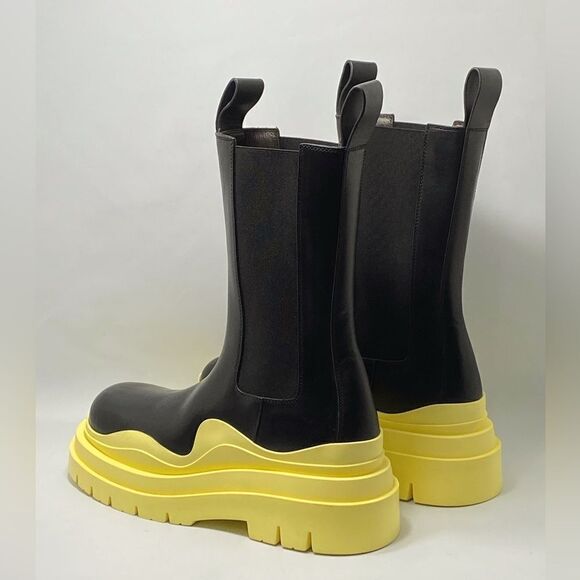 Bottega Veneta Contrast-Sole Leather Tire Chelsea Boots size 38 - Picture 6 of 11
